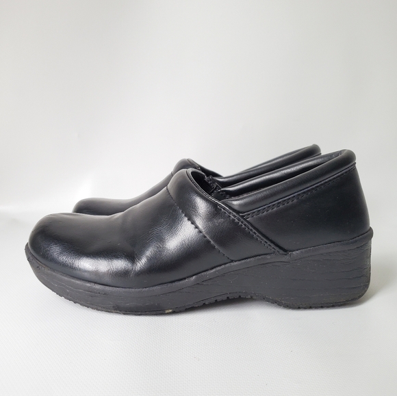 Tredsafe Oil & Slip Resistant Leather Work Clogs - Picture 1 of 13